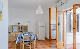 Elisa Apartment By Rentbeat